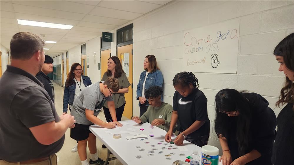  ASL Bookmark Making at MPHS!